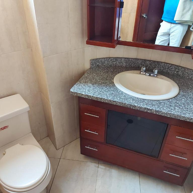 Cómodo apartamento con aire puro y vista panorámica ideal para turistas - Three-Bedroom Apartment - High Floor - 33