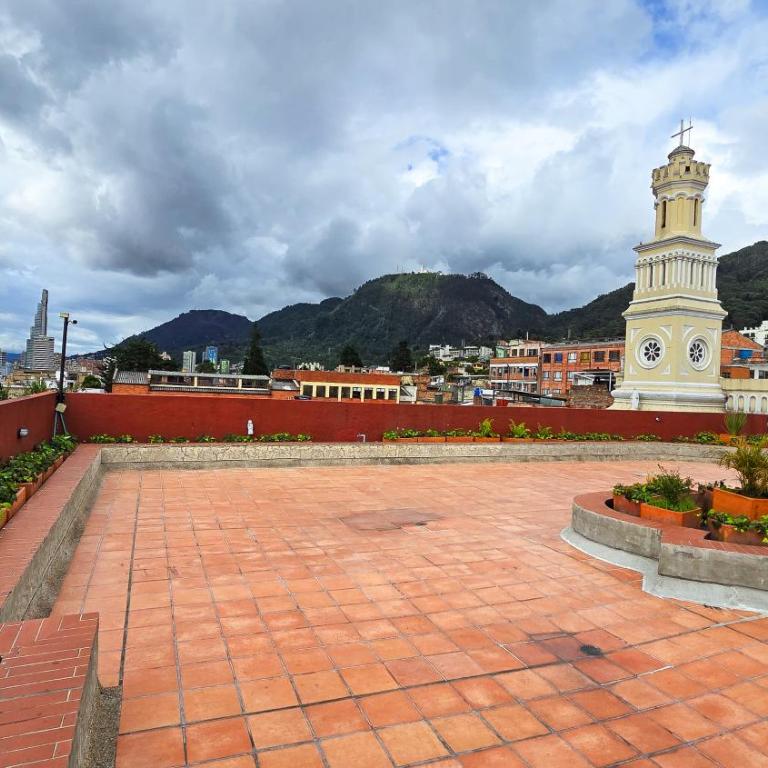 Cerca a La Candelaria, Bogotá, moderno con parqueadero - Apartamento de 1 dormitorio - 64