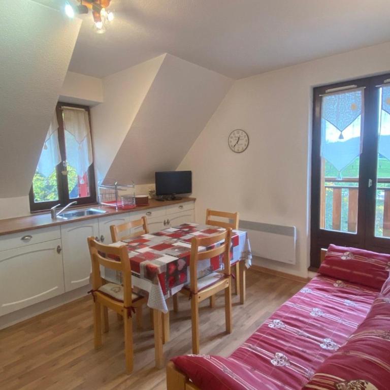 Appartement 3 pièces avec balcon à Villard-de-Lans - FR-1-515-232 - Apartment - 1