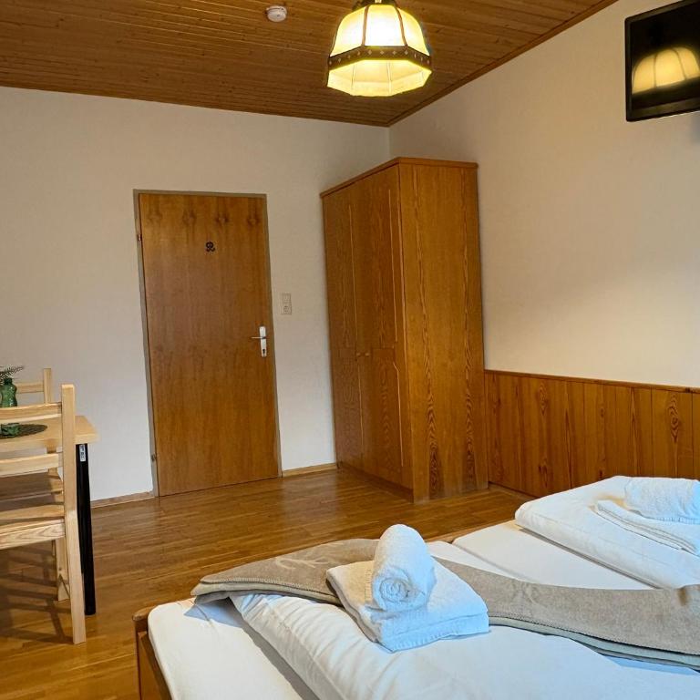 Edelweiß Gästehaus Lachtal - Three-Bedroom Apartment with Mountain View - 14