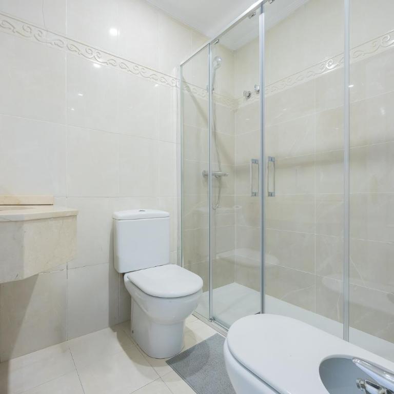 Zazpikaleak by Staynnapartments - Three-Bedroom Apartment - 15