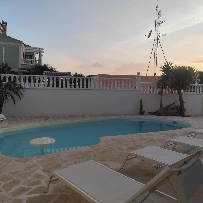 Dúplex con piscina privada y BBQ R27 by Novadesta - Three-Bedroom Villa - 26