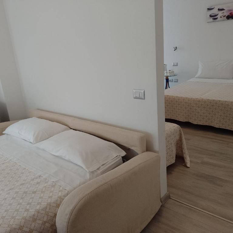 Villa Ester - Suite Familiare con Balcone - 8