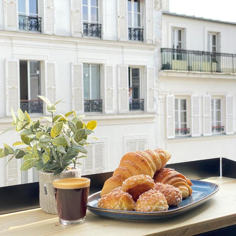 Elegant Montmartre Apartment Overlooking Paris Rooftops - Appartement - 9