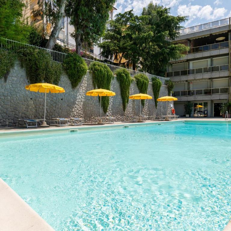 GuestHost - Modern Escape with Pool & Sunny Terrace - Appartamento con 1 Camera da Letto - 1