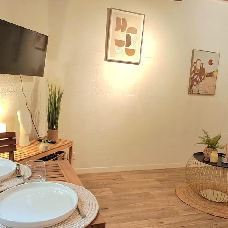 Studio Corconne, centre-ville, proche monuments - Apartment - 6