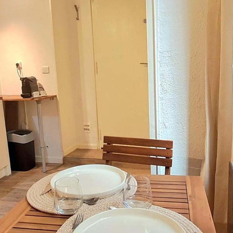 Studio Corconne, centre-ville, proche monuments - Apartment - 7