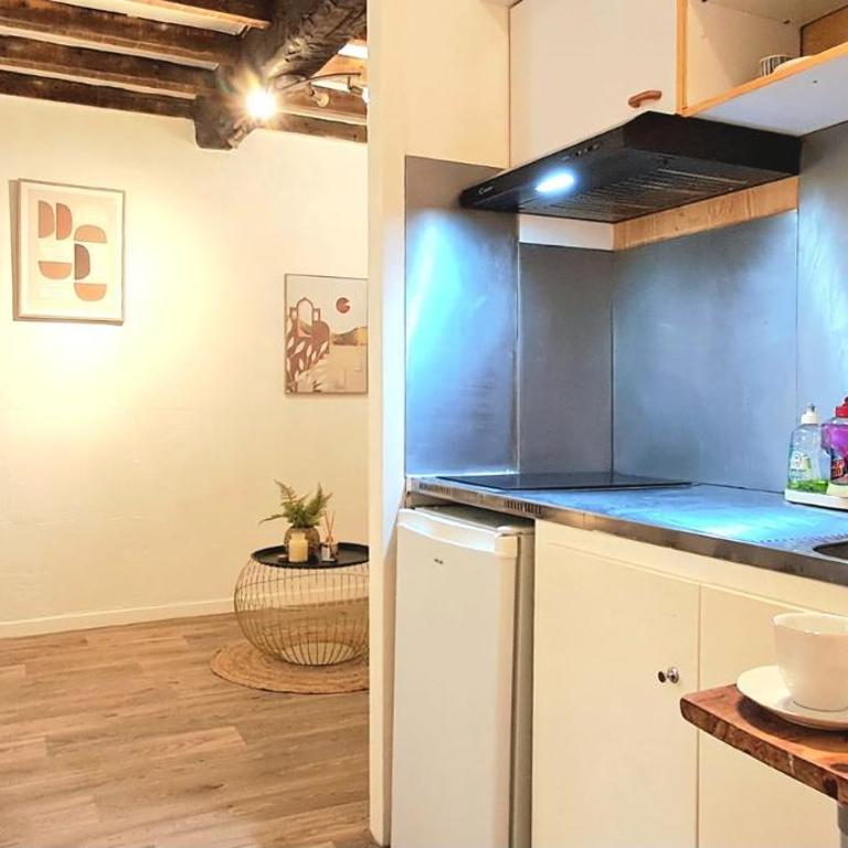 Studio Corconne, centre-ville, proche monuments - Apartment - 2