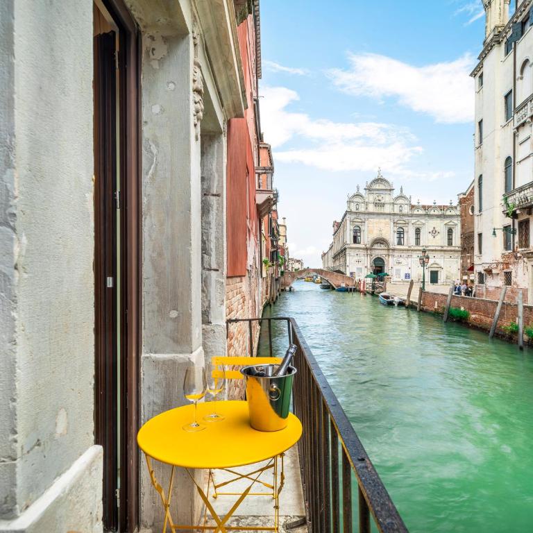 Modern Apartment with View on San Giovanni e Paolo R&R - One-Bedroom Apartment - 14
