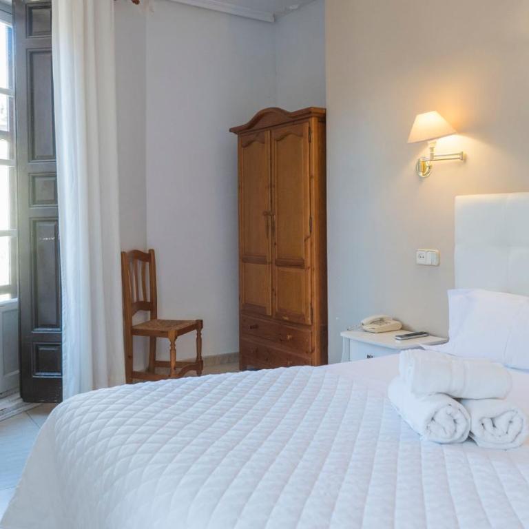 Hostal Centro - Habitación Doble con vistas a la ciudad - 1 o 2 camas - 10