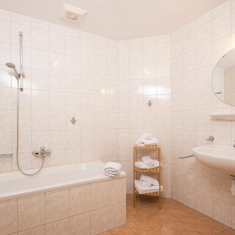 Appartements Huber - Apartment mit 2 Schlafzimmern und Bergblick - 7
