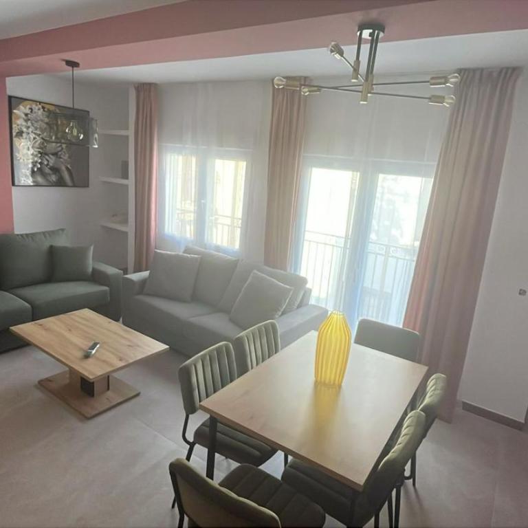 Chloe37 - Two-Bedroom Apartment - 21