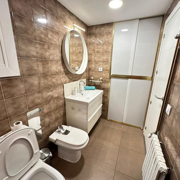 Rooms Borrells - Habitación Triple con baño privado - 2