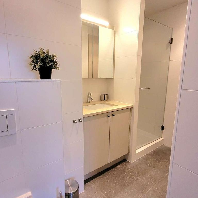 Luxueux appart 3 suites, balcon mer, parking, wifi - FR-1-675-46 - Apartment - 9