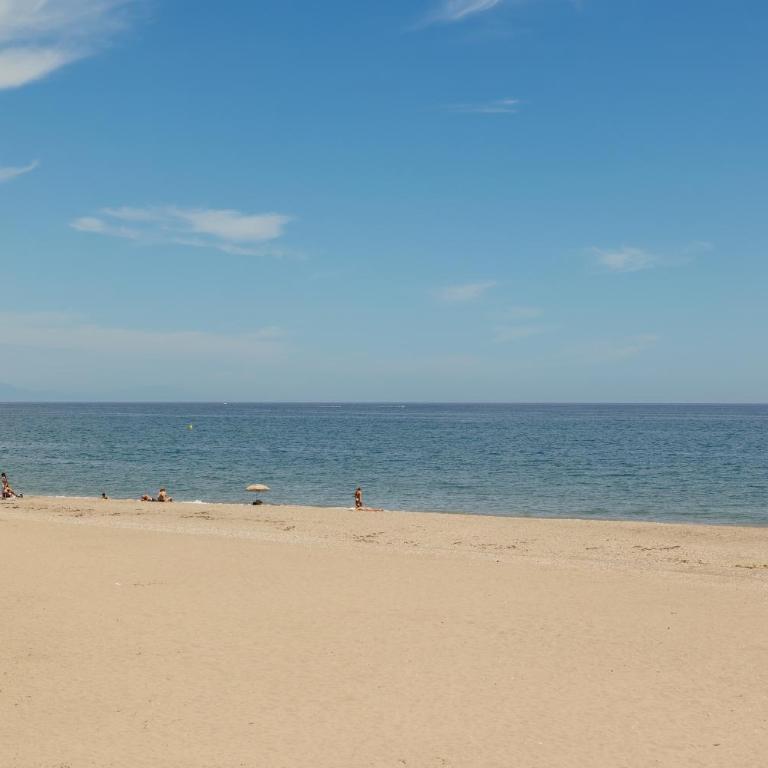 Modern apartment with a large private terrace, pool, sauna, gym, and sea views in Fuengirola - Apartamento de 2 dormitorios con balcón y vistas al mar - 46