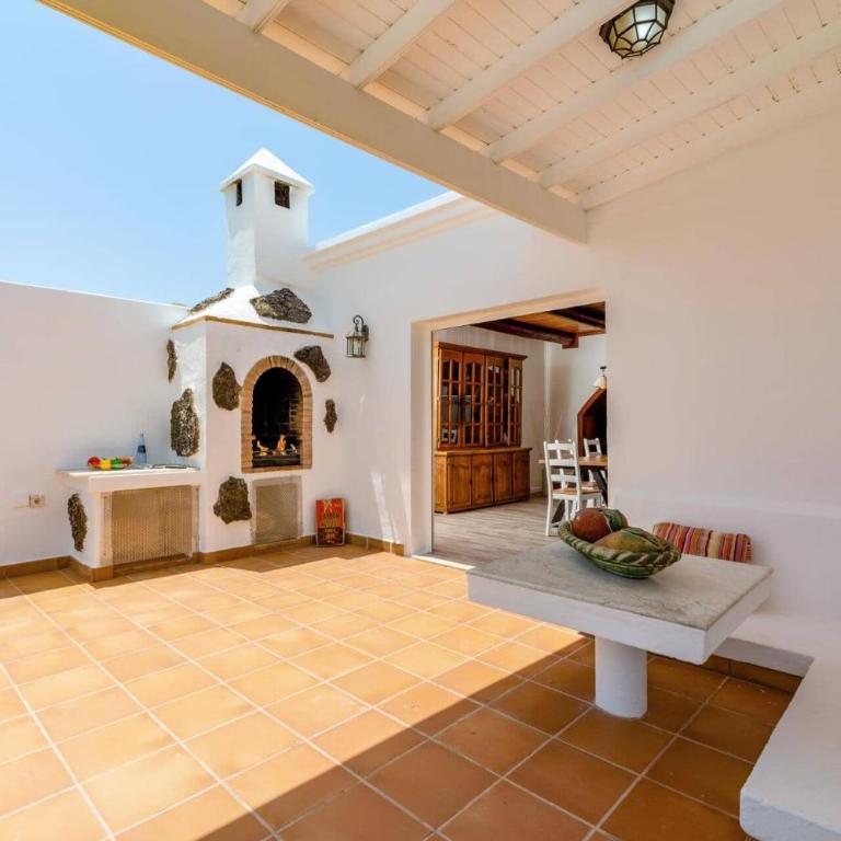 Villa Nino by Villa Plus - Villa - 8