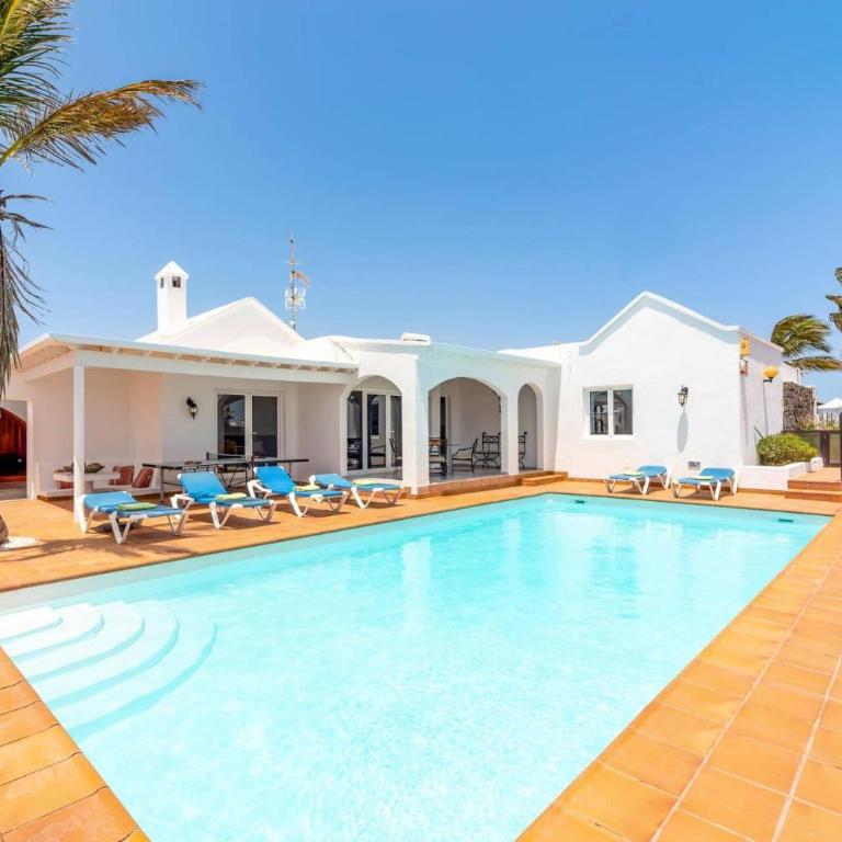 Villa Nino by Villa Plus - Villa - 9