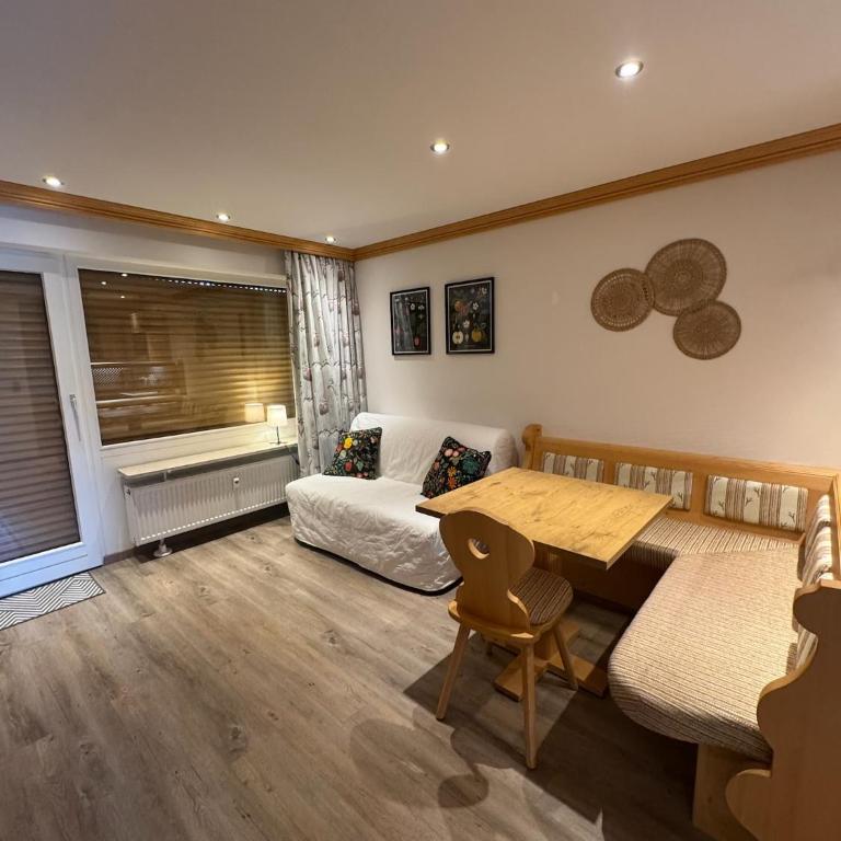 Gemütliche Wohnung mit Bergblick und Terrasse - Apartment mit 1 Schlafzimmer - 2