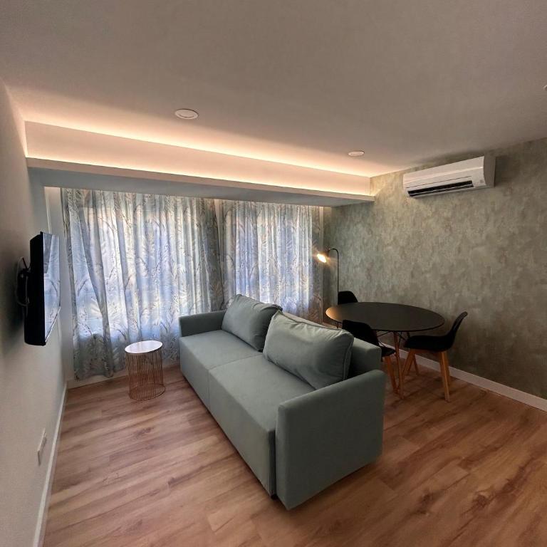 VI Apartamento dos dormitorios junto a Plaza Mayor - Two-Bedroom Apartment - 1