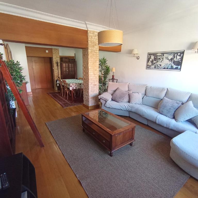 Piso Urzaiz en pleno centro de Vigo con Parking incluido - Apartment - 1