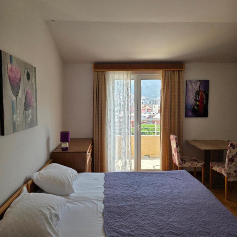 Apartments & Rooms Vuksanovic Ivana - Deluks Dvokrevetna Soba sa Bračnim Krevetom/Zasebnim Krevetima i Balkonom - 11