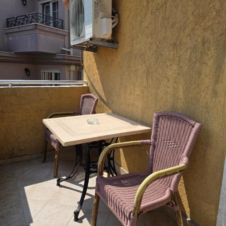 Apartments & Rooms Vuksanovic Ivana - Deluks Dvokrevetna Soba sa Bračnim Krevetom/Zasebnim Krevetima i Balkonom - 15