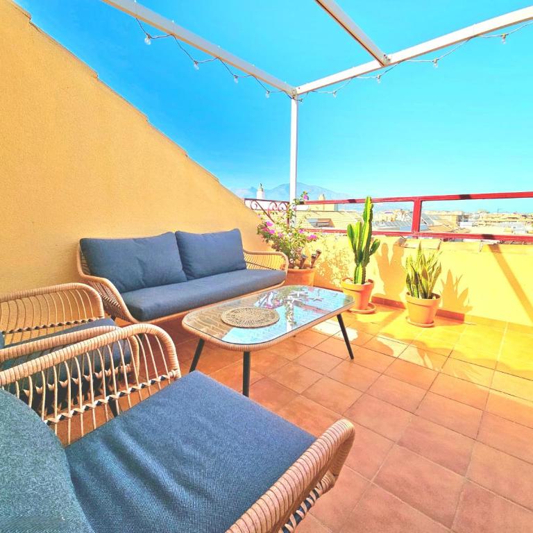 Bioparc ático muy amplio y soleado, cerca de la playa y centro, con parking y AC - Apartamento de 3 dormitorios - 5