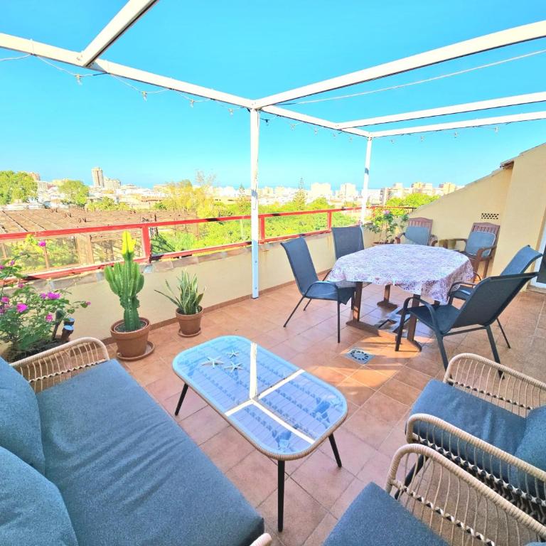 Bioparc ático muy amplio y soleado, cerca de la playa y centro, con parking y AC - Apartamento de 3 dormitorios - 1
