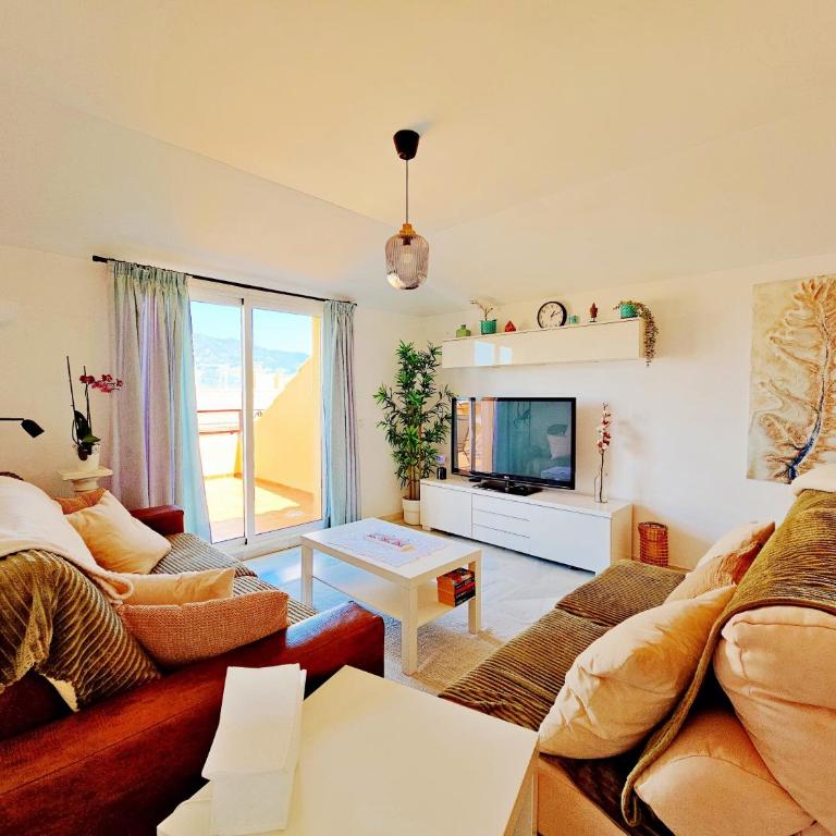 Bioparc ático muy amplio y soleado, cerca de la playa y centro, con parking y AC - Apartamento de 3 dormitorios - 2
