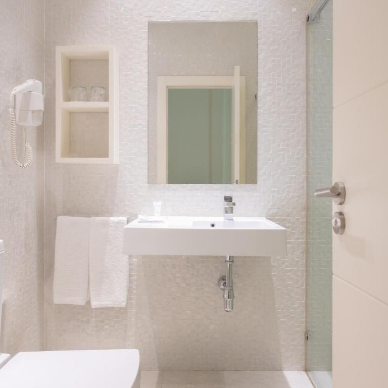 Hotel Atlántico - Habitación Familiar (2 adultos y 2 niños) - 5