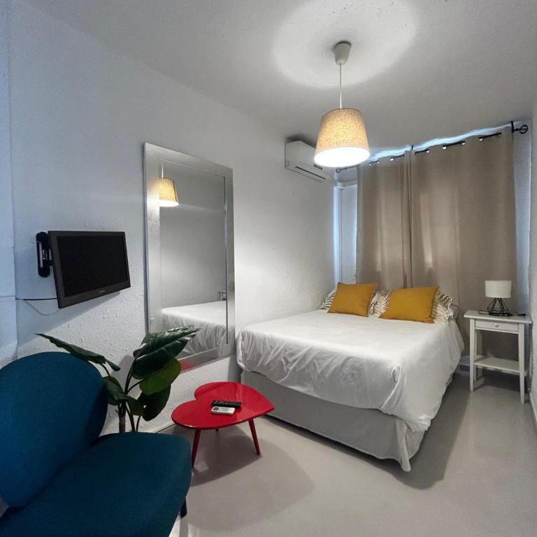 Hostal Berlin - Double or Twin Interior Room - 3