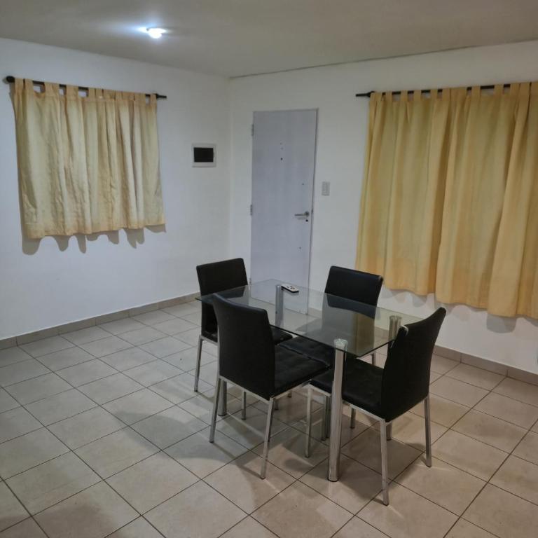 Quiet house in Río Gallegos near the airport - Apartamento de 1 dormitorio - 2