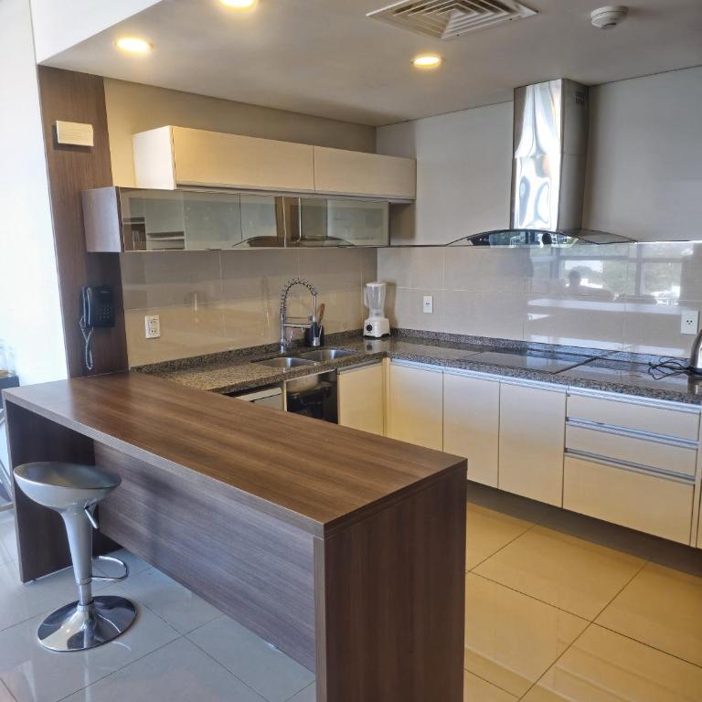 Miami Tower Premium Villa Mora - Three-Bedroom Apartment - 12