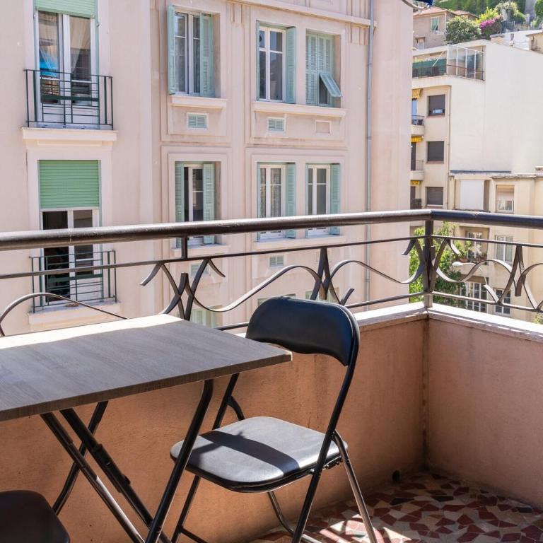 2 pièces - Clim - tram à 5' centre à 15' - Appartement 1 Chambre - 24
