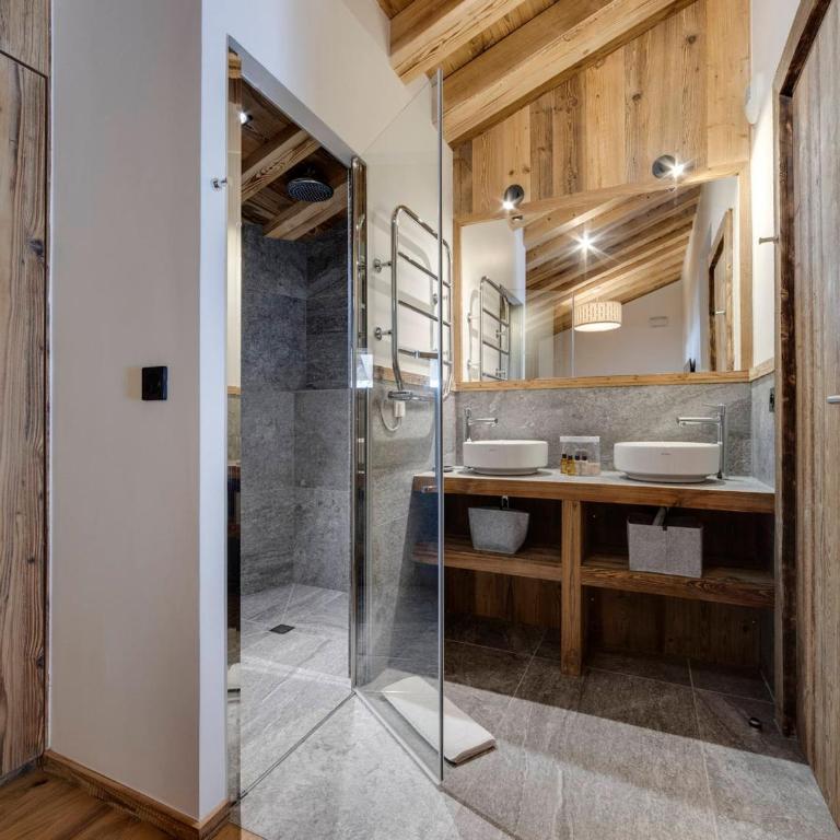 Appartement neuf avec cheminée, proche pistes, Val d'Isère - Two-Bedroom Apartment - 5