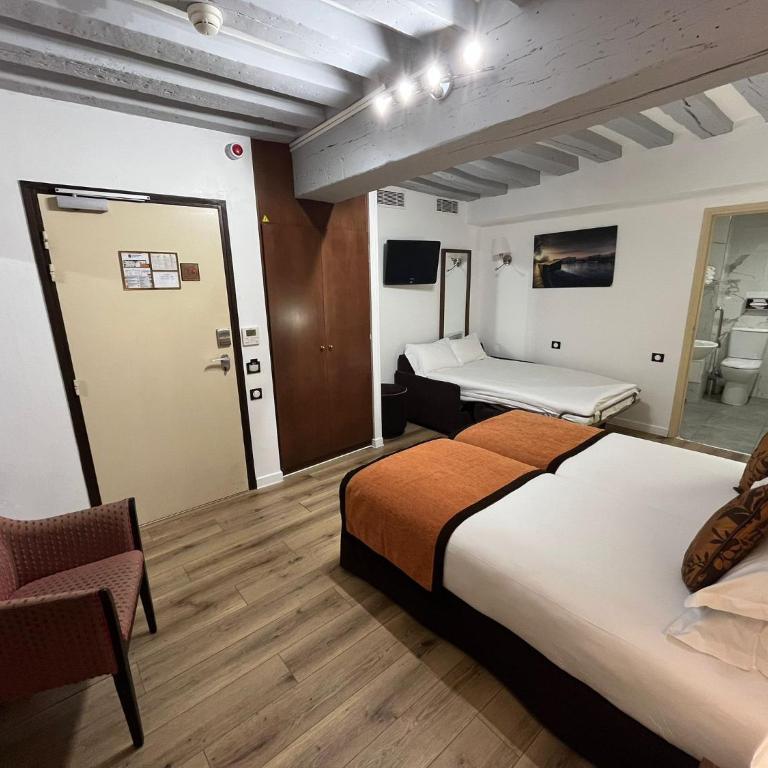Hôtel 85 Saint Honore - Chambre Familiale - Accessible aux Personnes à Mobilité Réduite - Rez-de-Chaussée - Vue sur Cour - 2