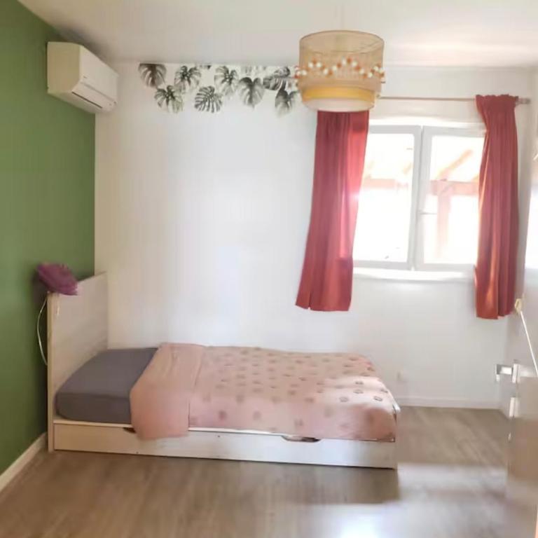 Maison familiale à 6 minutes de l'océan 4 chambres - Three-Bedroom House - 4