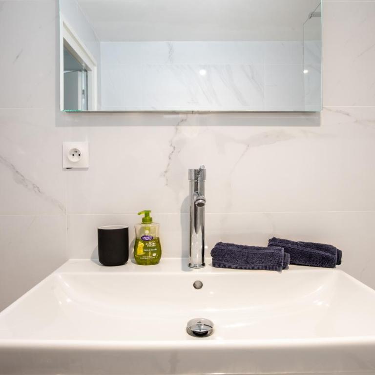 Deluxe studio tout équipé - hyper centre historique - One-Bedroom Apartment - 21