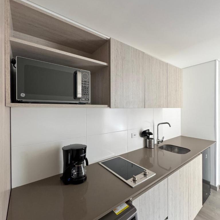 Suite Apartment - Santa Barbara, Usaquén - Restaurants Stores Bars - Fundación Santa Fe - Embajadas Canada, Alemania, Mexico e India - Estudio Deluxe - 10