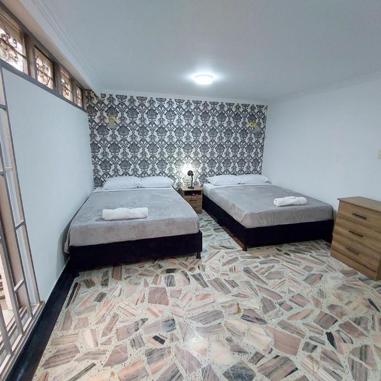 Casa Los Alpes - Twin Room with Private Bathroom - 4