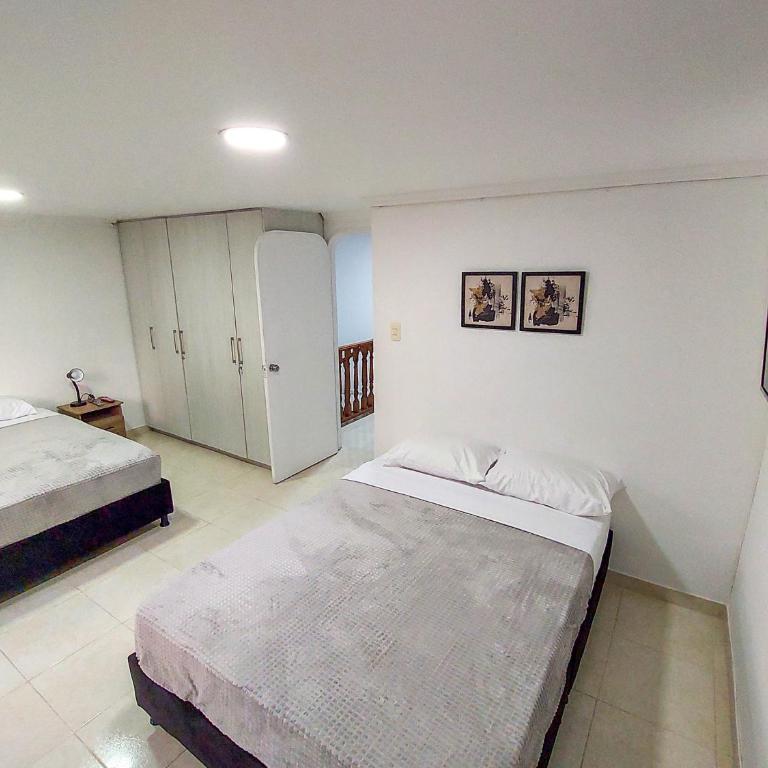 Casa Los Alpes - Twin Room with Shared Bathroom - 5