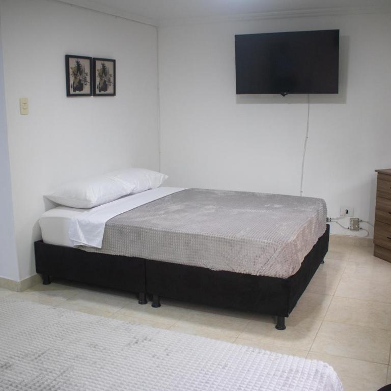 Casa Los Alpes - Twin Room with Shared Bathroom - 6