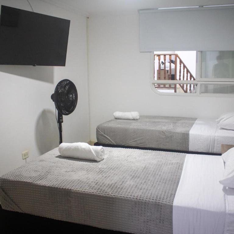 Casa Los Alpes - Twin Room with Shared Bathroom - 3