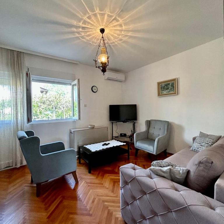 Lazarus Apartment - Apartman sa 2 Spavaće Sobe i Pogledom na Vrt - 5