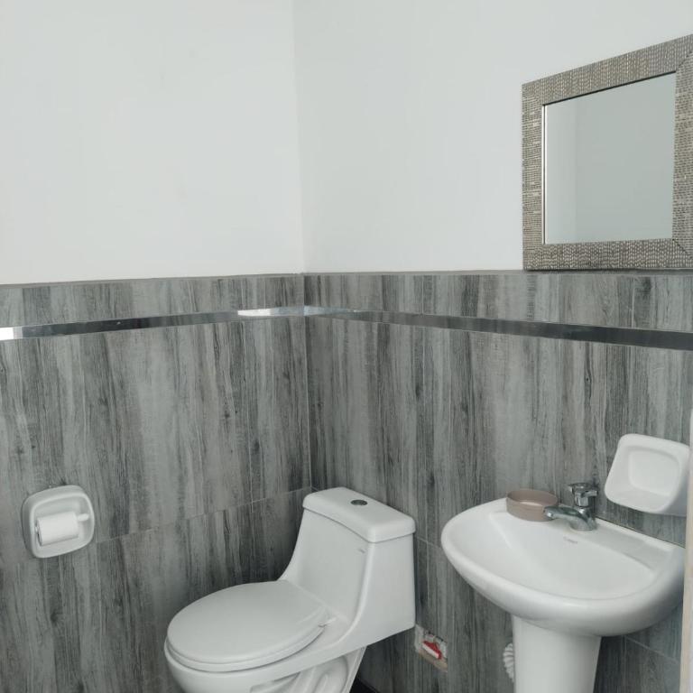 Departamento luminoso frente de la playa Huanchaco - Two-Bedroom Apartment - 16