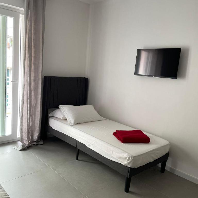 Rosabella Bovio - One-Bedroom House - 4