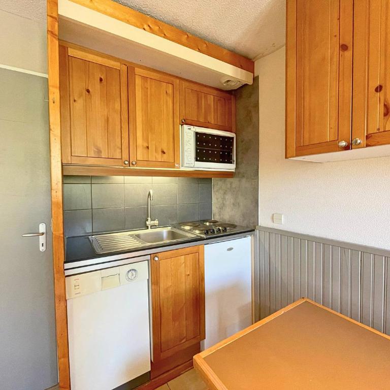 Studio avec coin chambre, balcon, cuisine équipée, pied des pistes - Les Ménuires - FR-1-452-262 - Studio - 16