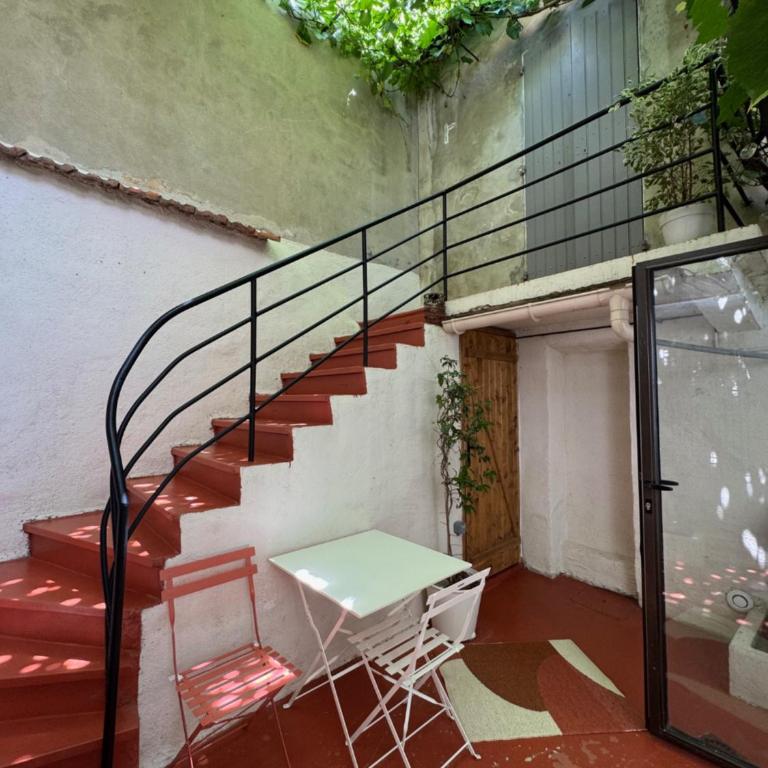 Maison avec patio proche place des Carmes - Maison 2 Chambres - 45