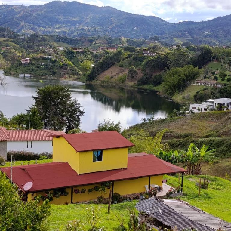 Alma Guatapé - Casa de 4 dormitorios - 1
