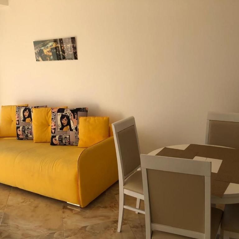 Modern Seaview Apartment with a Pool - One-Bedroom Apartment with Balcony and Sea View - 2